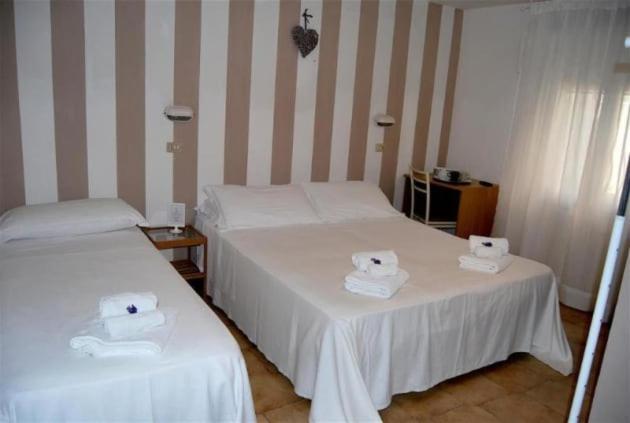 Hotel Abay Rimini Extérieur photo