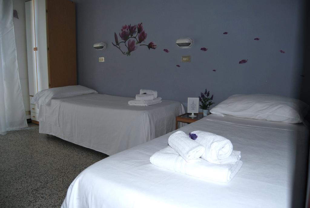 Hotel Abay Rimini Extérieur photo
