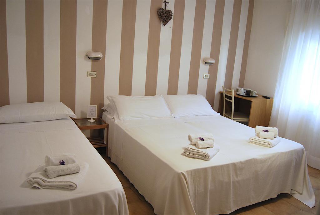 Hotel Abay Rimini Extérieur photo